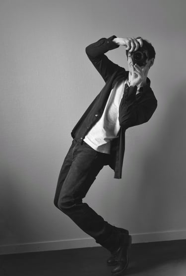 Portrait de Nicolas, photographe à Brunoy, spécialiste dans l'art de la pose 