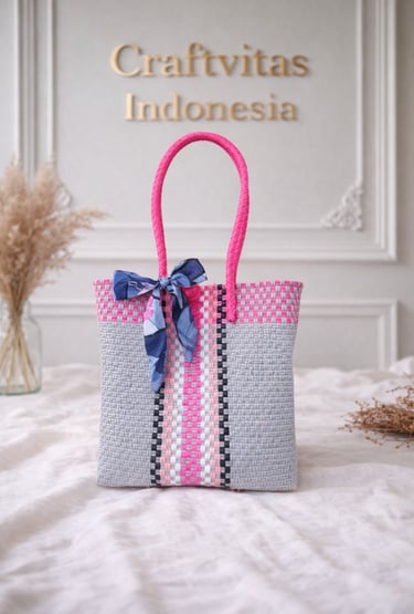 Tas anyaman plastik motif batik abu pink handmade dari Craftvitas Indonesia