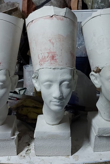 Nefertiti Nefertiti Nefertiti.