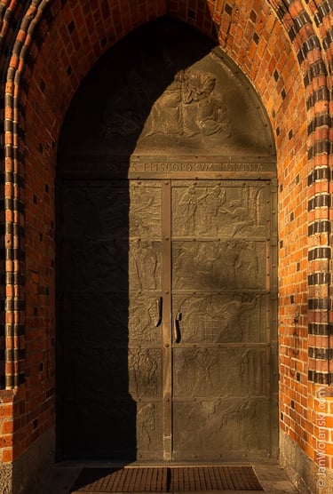 Drzwi do Katedry Poznańskiej