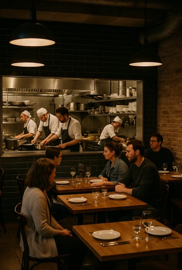 Des cuisiniers au travail dans un restaurant pour la journée internationale des cuisiniers.