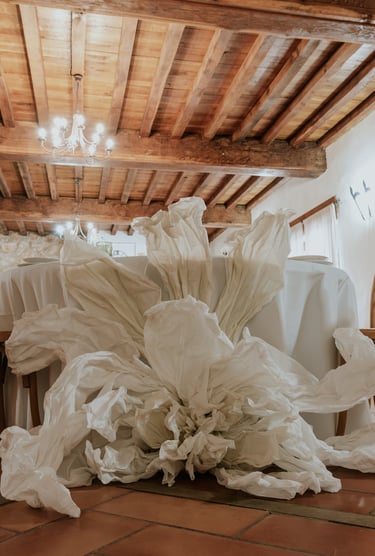fleur en papier crépon décoration de mariage