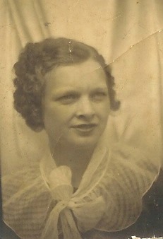 Lillian Carlotta Keech as a young lady