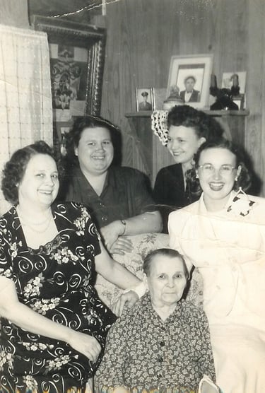Lillian Carlotta Keech Linton with her mother and sisters in the 1950s