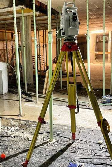 tripode de madera para topografia