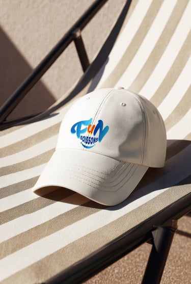 Impression d'un logo sur une casquette