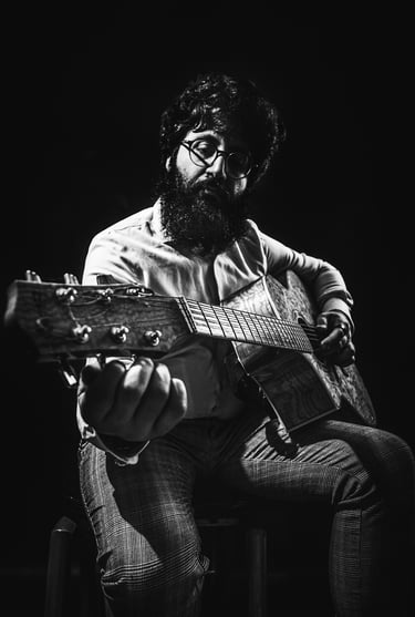Shooting portrait à pau d'un musicien en noir et blanc
