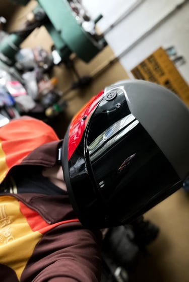 Kask neoklasyczny DMD Rivale w kolorze Blade z przyciemnianą szybą