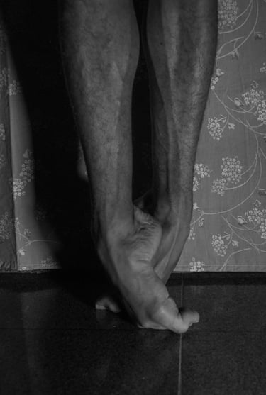 foto-preto-e-branco-de-pés-dançarino-por-Gustavo-Rodrigues