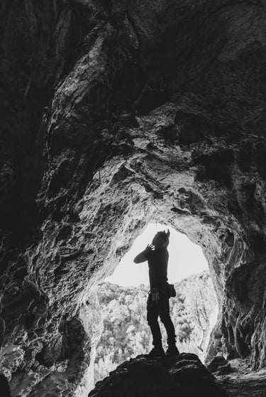 lecture d'une voie d'escalade