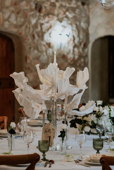 décoration de table mariage travertin