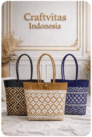 Tas anyaman plastik motif batik handmade khas Indonesia dari Craftvitas Indonesia untuk souvenir dan hampers
