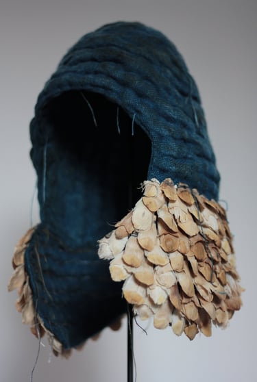 karine-nguyen-van-tham-coiffe HUMUS, indigo et écailles de pommes de pin 