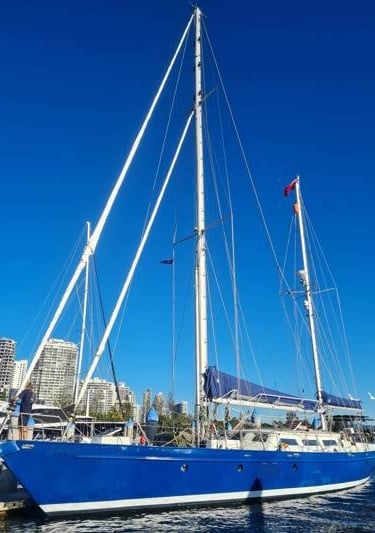wind shift expedition sailing  yacht