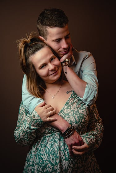 Portrait réalisée lors d'une séance studio pour jolie couple, réalisée sur Pau.