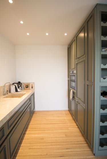 Giulia Sbrogiò | designer - Progettazione d'interni -  progettazione su misura- boiserie- arredamento di design- cucina 