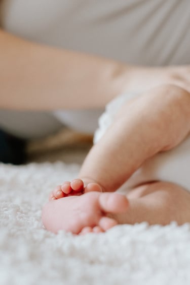 plan rapproché de pied de nouveau-né
