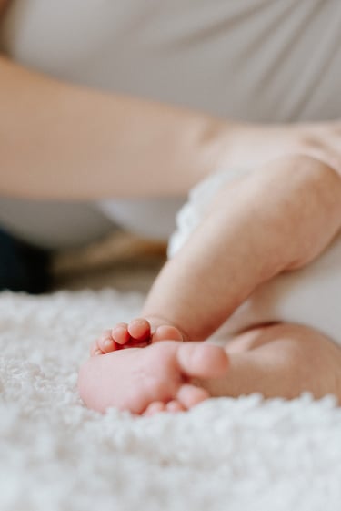 plan rapproché de pied de nouveau-né