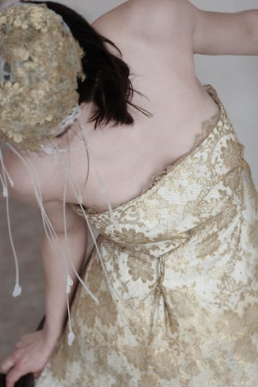 Robe de mariée Pensée en dentelle de Calais