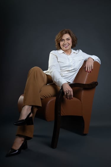 ensaio corporativo divertido e estiloso  para líder empresarial