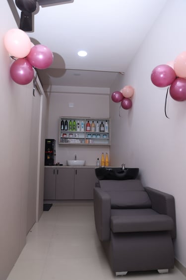 Top !0 Makeup Salon In Vadodara And Top 10 Makeup Artist In Vadodara