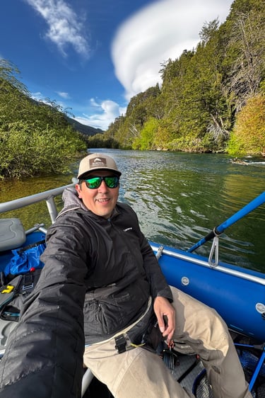 Manuel Rivera Guia oficial de pesca con mosca en Lago Puelo Patagonia