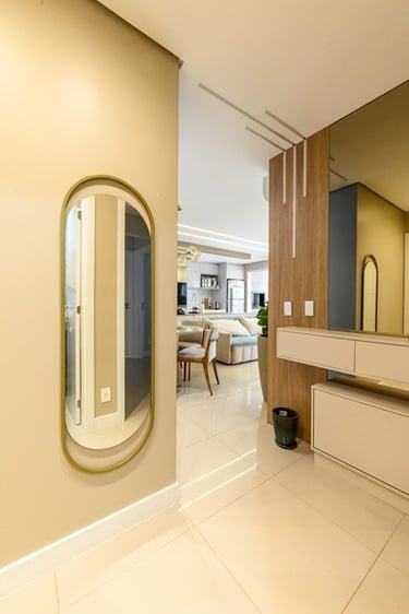 Hall de entrada com espelho - Apartamento TC