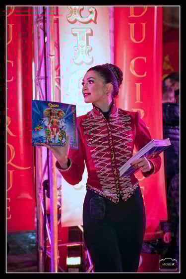 Lindsey Mendonça au préshow du Cirque d'Hiver Bouglione On Tour, à Brest en 2016