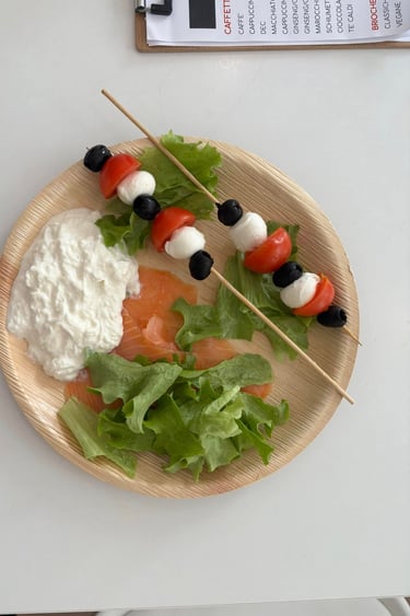 Piatto di Salmone affumicato servito da Camillo Caffè a Santena