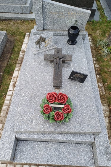 Tombe nettoyée en pays de la loire maine et loire sepulture49