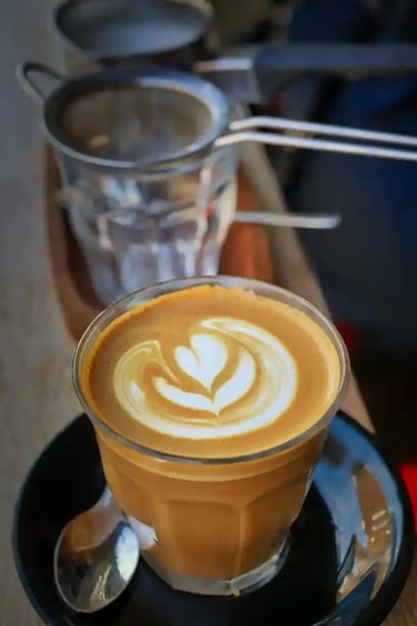 delicioso cafe y arte latte