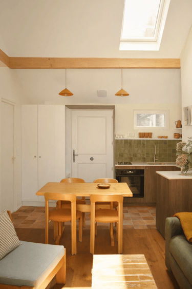 Duplex in Pau with terracotta tiles and solid wood flooring