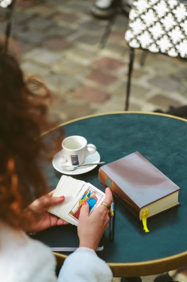 Sortie littéraire à venir "Tarot de l'écrivain noamde", par Fanny Campan