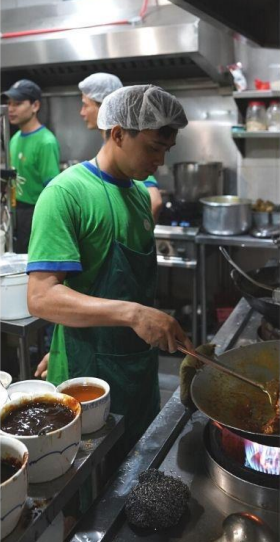Mr Tuk Tuk's Chef Cooking 
