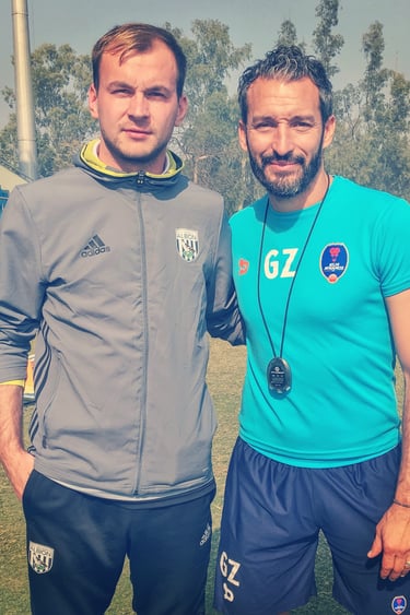 Bogdan Botezatu & Gianluca Zambrotta la antrenamentul echipei Delhi Dynamos