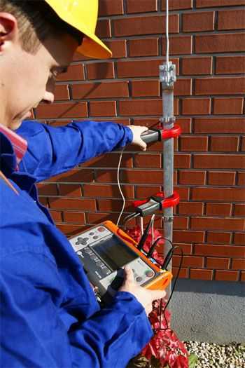 Elektrik Test Cihazı ile Ölçüm Yapılırken