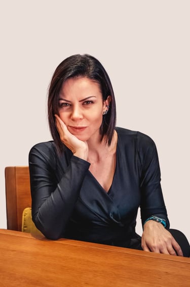 Dra Dani Ghorayeb, renomada psicóloga em Campinas em seu consultório no Cambuí