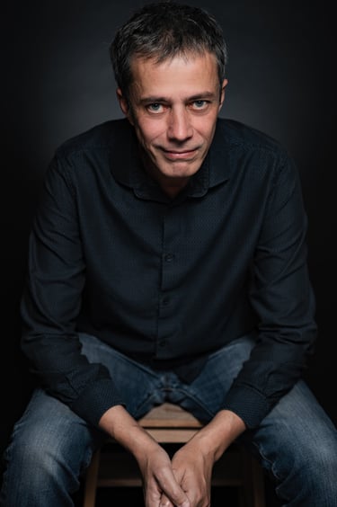 Portrait Studio Homme - book comédien - © Virginie Bouilhac