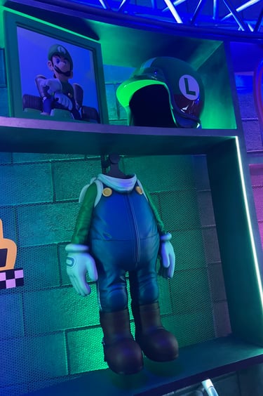Super Nintendo World - Luigi's Kart Get-up