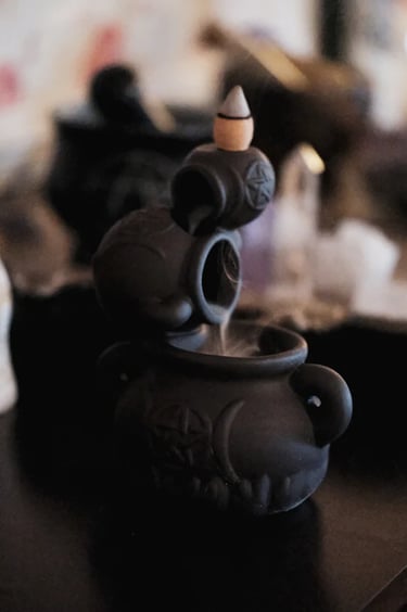 Cauldron Backflow Incense Burner