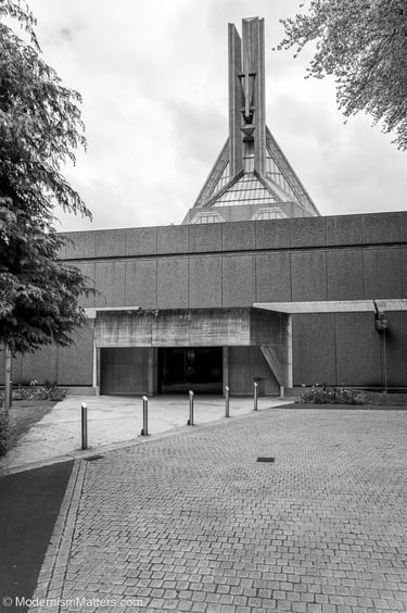 Clifton Cathedral ● Bristol, UK ● Ronald Weeks - Percy Thomas Partnership ● 1970-1973