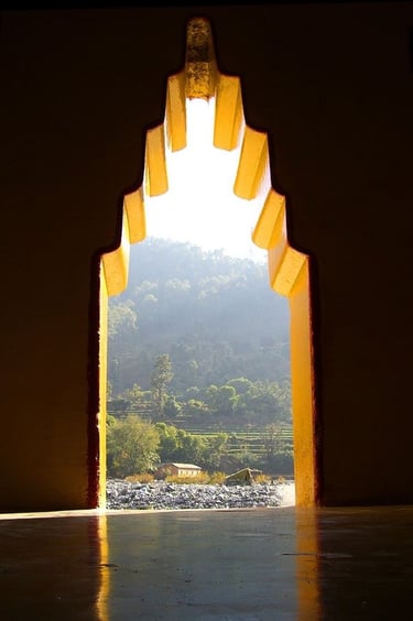 Interno della grotta del Monte Kailash, Kumaon