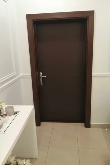 باب عازل صوت الكويت