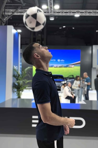 Freestyler de Fútbol en Girona realizando un espectáculo