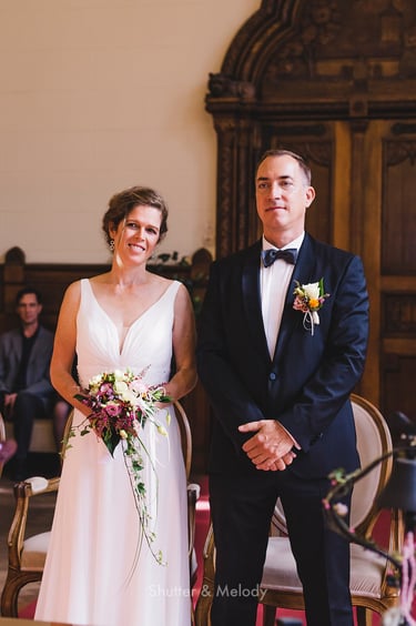 Bride and groom getting married at the Schmargendorf civil refistry.