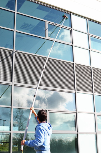 Nettoyage de vitres en hauteur par M&M Services Pro à Rouen
