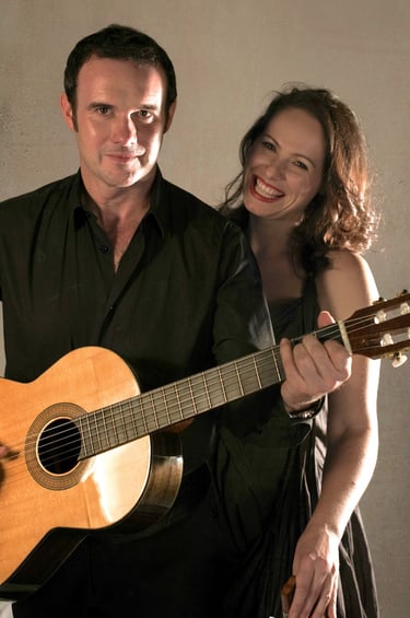 Trovatori - the unique tenor and soprano duo with their Spanish guitars