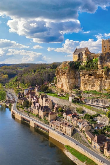 Dordogne river and Beynac village
