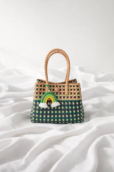 Handmade recycled plastic woven tote bag green natural combination sustainable handbag Craftvitas Indonesia