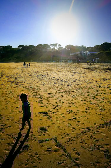 jongetje op het strand van st Eulalia